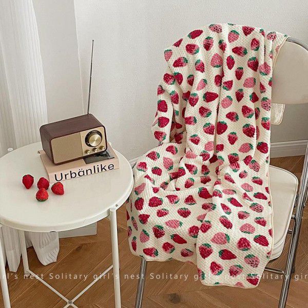 Strawberry coral wool blanket thin summer office nap air conditioning blanket nap sofa shawl blanket blanket 