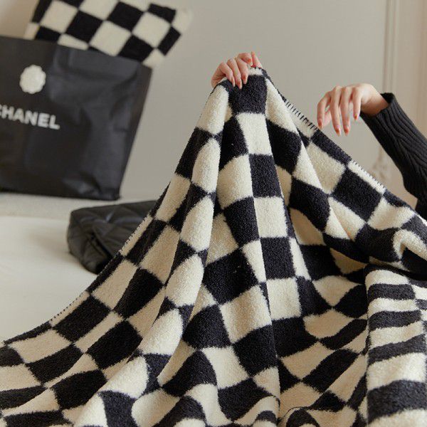 Chessboard check handmade blanket milk wool cover blanket lamb wool pillow case flannel imitation wool jacquard blanket sub net red 