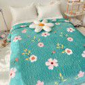 Autumn and winter thickened milk velvet bed cover, crystal velvet quilted quilted cotton quilted bed sheet, high weight, foldable blanket, cotton blanket 