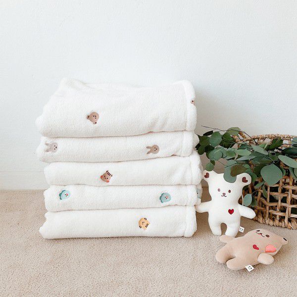 Ins Wind South Korean Baby Kids Cover Blanket in Spring, Autumn and Winter, Go Out and Embroider Baby Bears and Rabbits Embroidery Blanket, Sleeping Blanket 